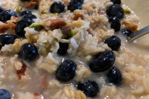 oatmeal with nuts and berries